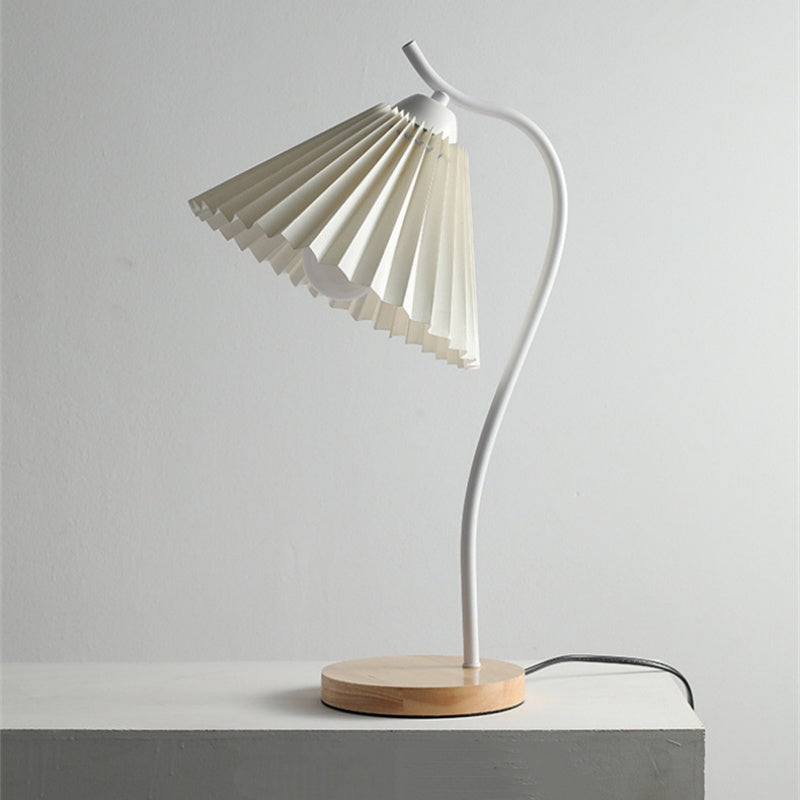 テーブルライト ウォールライト 1灯 プリーツランプ ライト ベッドサイド 花びら プレゼント母の日 ギフト エレガント