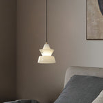 ペンダントライト 天然アラバスター 三段層デザイン 北欧ラグジュアル 寝室ベッドサイド 玄関 バーカウンター ダイニング 個性モダン吊り照明 真鍮金具 高級インテリアライト