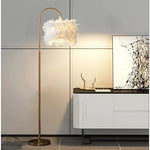 フェザーフロアライト 北欧モダン スタンドライト 羽毛シェード LED対応 アーチ型フロアランプ ゴールドフレーム おしゃれ間接照明 寝室 リビング用