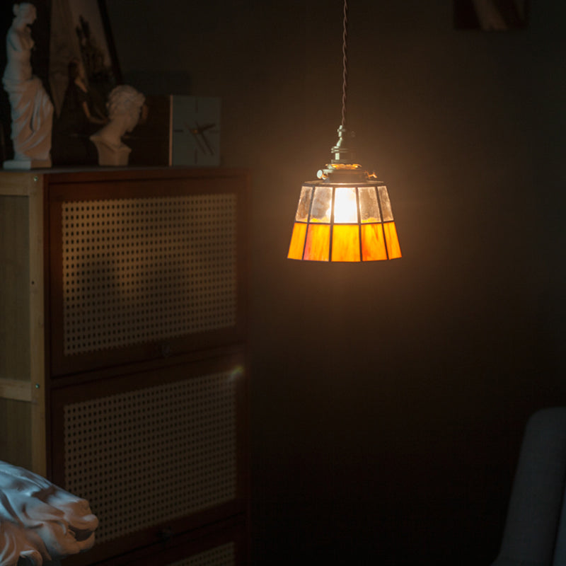 ペンダントライト ティファニー風 吊下げ灯 ステンドグラスガラス 1灯 E26 LED ダイニング 北欧 モダン シンプル レトロ デザイン 天井照明 玄関 リビング トイレ 寝室 洗面所 キッチン 食卓 可愛い 階段