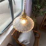 ペンダントライト 吊下げ灯 ダイニング 北欧 ガラス 花びら 1灯 E26 LED電球対応 レトロ リビング トイレ 寝室 洗面所 キッチン 食卓 可愛い 階段 クリア