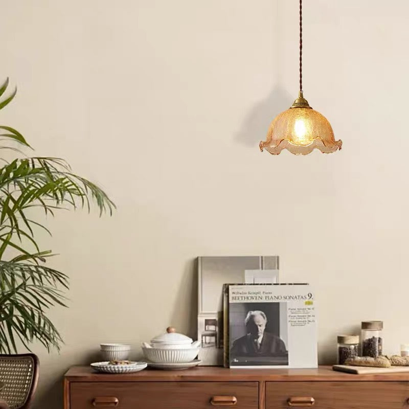 ペンダントライト 北欧 ガラス 木 茶色 花びら フラワー ひび 1灯 E26 led モダン シンプル レトロ デザイン 天井照明 シェードランプ ダイニング 玄関 リビング トイレ 寝室 洗面所 キッチン ダクトレール用 LED対応