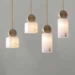 ペンダントライト 北欧 モダン 寝室 ベッドサイド バー ダイニング 背景壁 個性クリエイティブ アート装飾 真鍮金具 アラバスター 小型吊り照明